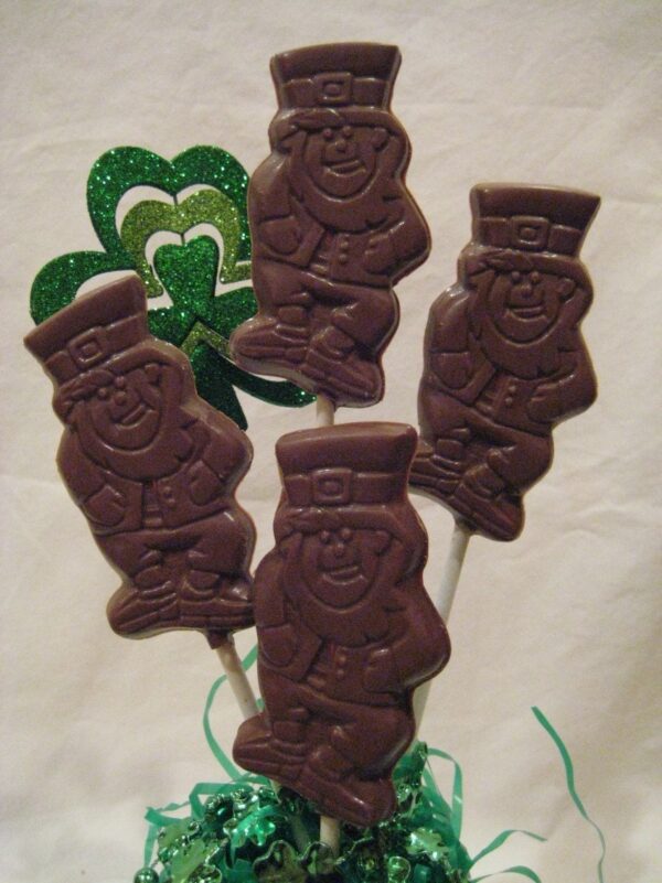 12-St Patricks Day Chocolate Leprechauns