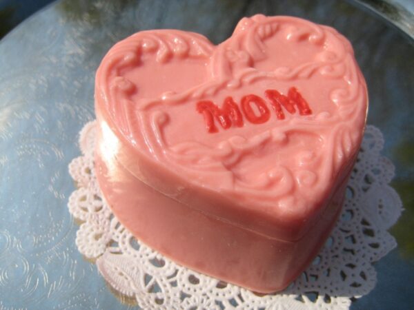 Edible Chocolate MOM Trinket Box Filled With Mini MandM's - Image 3