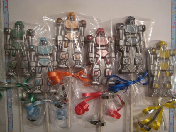 24 Metallic Robot Milk Chocolate Lollipop Favors - Image 8