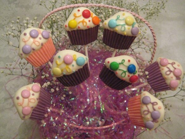12-Cute Candied Cupcake Lollipop Favors