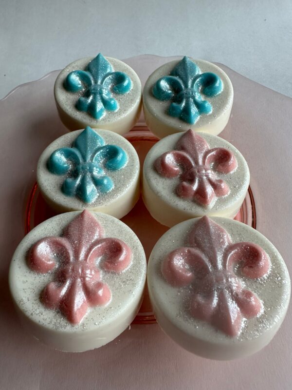 12-Glittery Fleur De Lis Chocolate Covered Oreos - Image 2