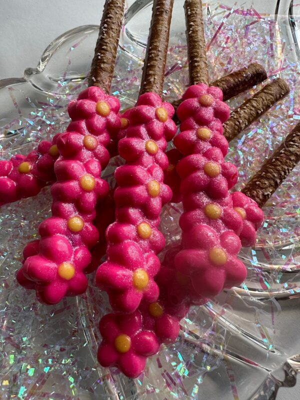 12-Flower Chocolate Covered Pretzels For Baby Shower/Wedding Shower/Party Favors - Image 2
