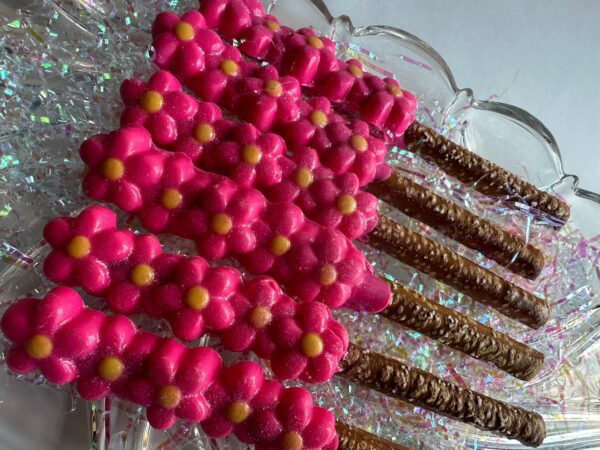 12-Flower Chocolate Covered Pretzels For Baby Shower/Wedding Shower/Party Favors - Image 4