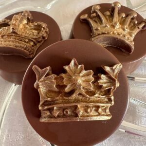 12-Chocolate Covered Oreo with Gold Crowns For Wedding Favors/Baby Shower/Prince/Princess Crowns/Party Favors