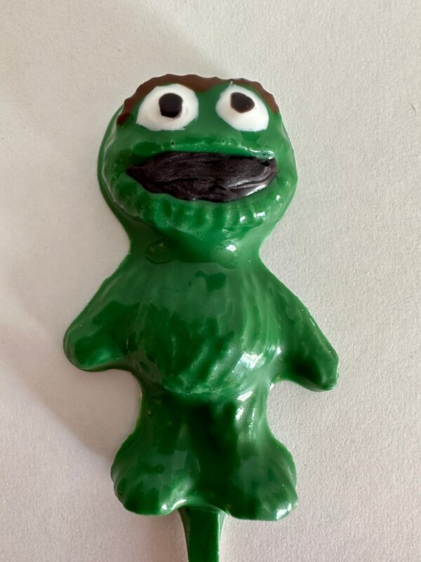 24-Oscar The Grouch Chocolate Lollipops - Image 3