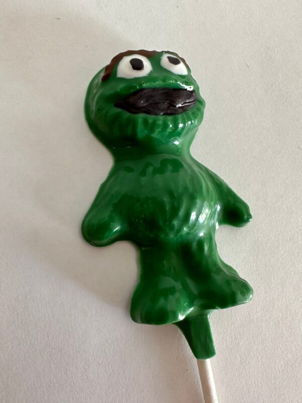 24-Oscar The Grouch Chocolate Lollipops - Image 4