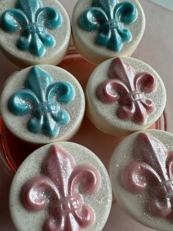 12-Glittery Fleur De Lis Chocolate Covered Oreos