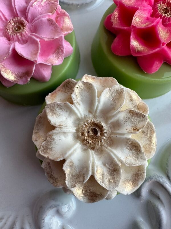12-Flower Chocolate Covered Oreo Favors - Image 6