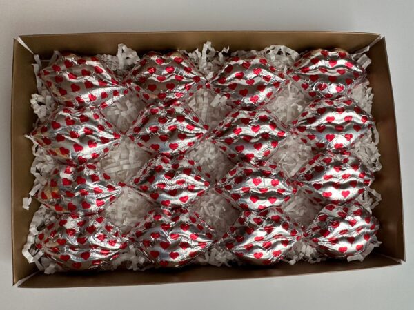 16 Milk Chocolate Foil Wrapped Lips