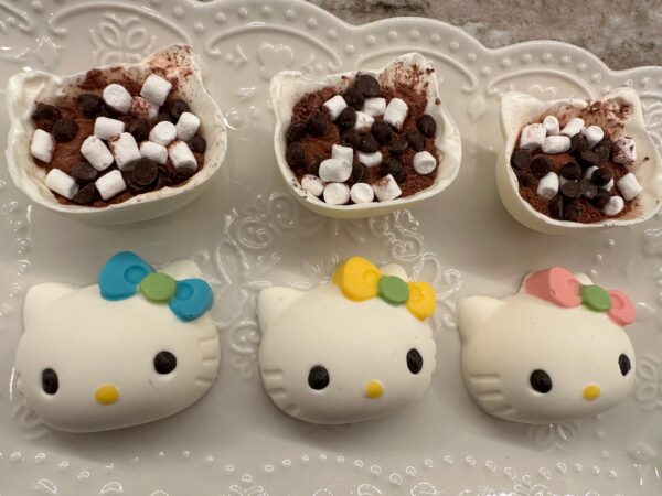 6 Hello Kitty Chocolate Bombs - Image 2