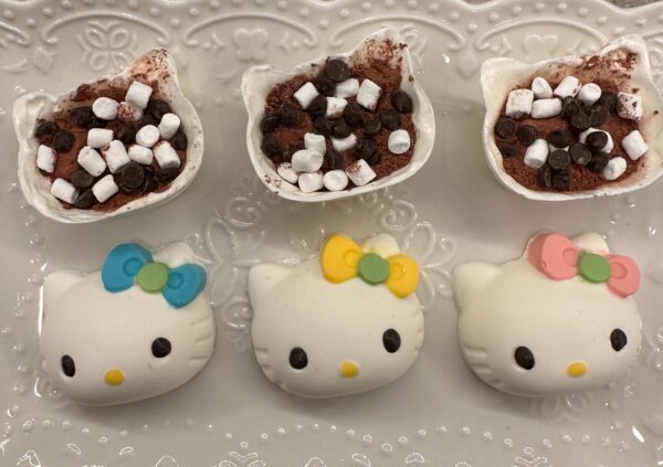 6 Hello Kitty Chocolate Bombs - Image 3