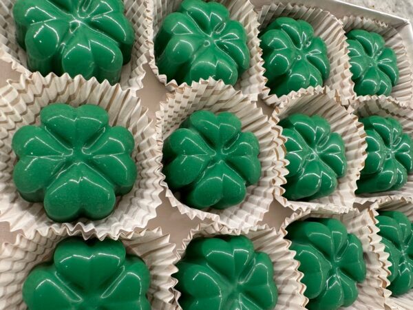 St Patrick’s Day Shamrocks Chocolate Covered Mini Oreo Gift Box - Image 5