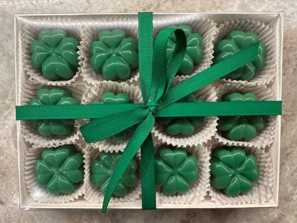 St Patrick’s Day Shamrocks Chocolate Covered Mini Oreo Gift Box - Image 2