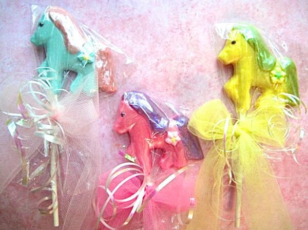 12- Shimmery Princess Pony White Chocolate Party Favor Lollipops - Image 4