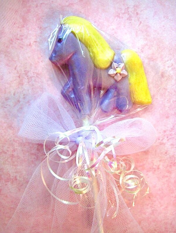12- Shimmery Princess Pony White Chocolate Party Favor Lollipops - Image 5