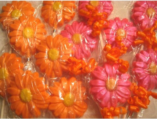 12-Chocolate Daisy Lollipop Favors - Image 2