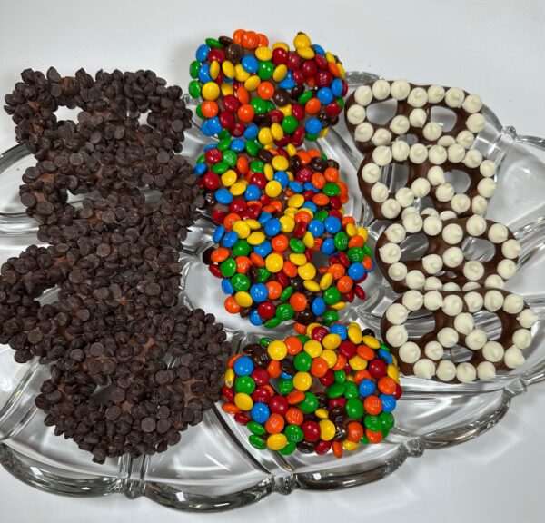 12-Gourmet Chocolate Covered Pretzel Twists With Toppings - Image 2