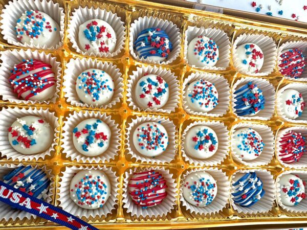 24 Patriotic Chocolate Covered Mini Oreo Gift Box For Memorial Day Party/Fourth of July Party/Picnic - Image 2