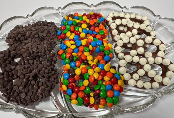 12-Gourmet Chocolate Covered Pretzel Twists With Toppings