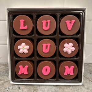 9 Piece Chocolate Covered Oreo “LUV U MOM” Gift Box Set For Mother’s Day/Birthday