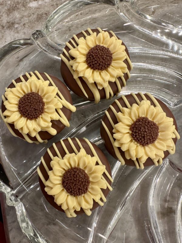 12-Milk Chocolate Covered Sunflower Chocolate Covered Oreos For Wedding/Birthday/Shower - Image 4