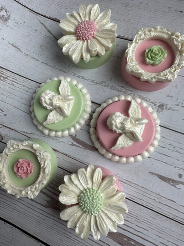 12-Shimmery Daisy/Cupid Chocolate Covered Oreos For Wedding/Baby Shower/Birthday Gift - Image 2