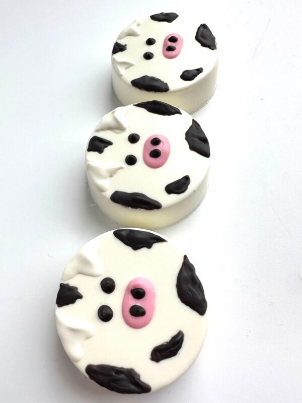 12-Cow Chocolate Covered Oreos For Birthday Party/Party Favors - Image 3