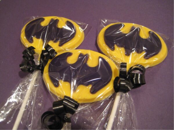 12-Super Hero Bat Chocolate Lollipops - Image 4