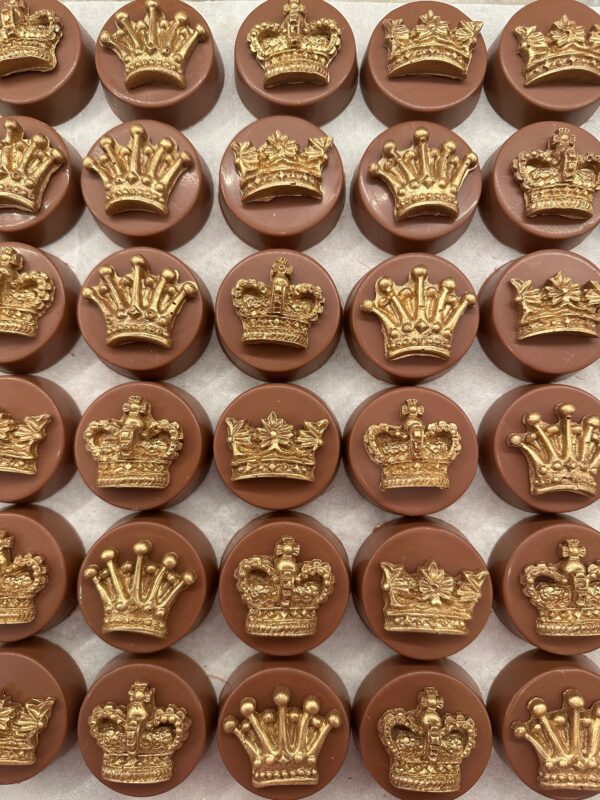 12-Chocolate Covered Oreo with Gold Crowns For Wedding Favors/Baby Shower/Prince/Princess Crowns/Party Favors - Image 2