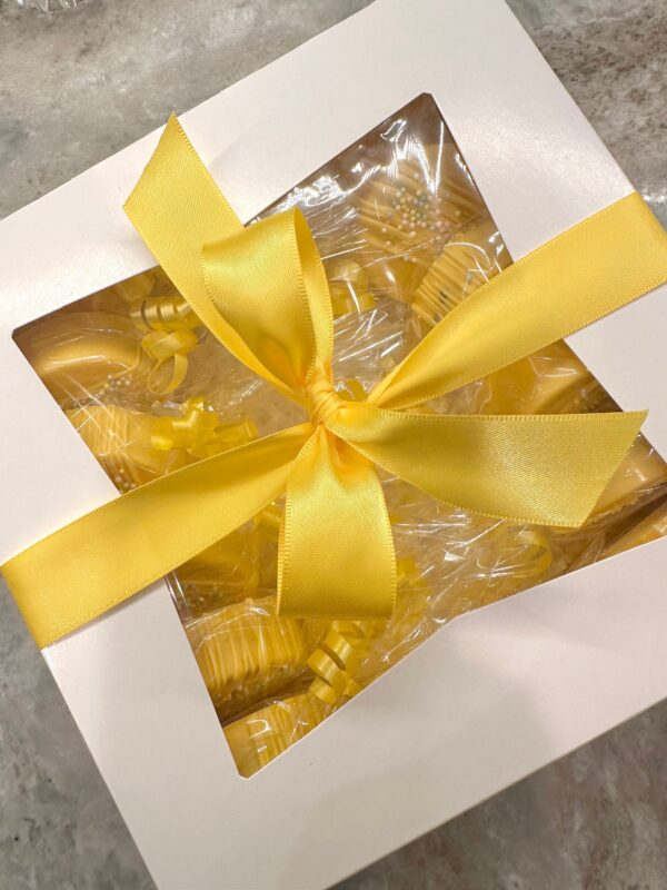 12-Yellow Colored Chocolate Covered Oreos For Wedding/Wedding Shower/Bridal Shower - Image 3