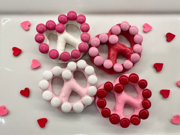 12-Valentine Chocolate Covered Pretzel Hearts With M&M’s For Valentine’s Day/Valentines Day Gift/Special Occasion/Anniversary Gift