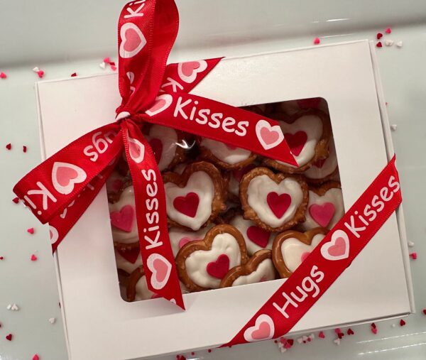 36 Mini Pretzels Filled with Chocolate and Hearts Gift Box Set For Valentine’s Day Gift/Anniversary Gift/Birthday Gift - Image 7