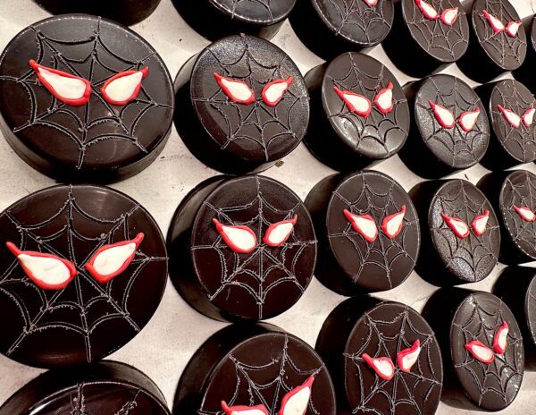 12-Miles Super Hero Chocolate Covered Oreos For Birthday Party/Party Favors/Super Hero Theme - Image 7