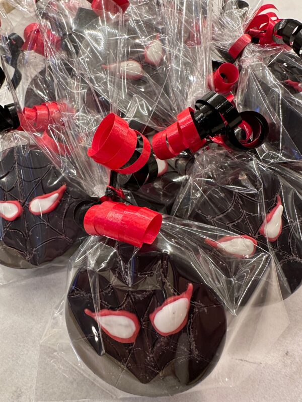 12-Miles Super Hero Chocolate Covered Oreos For Birthday Party/Party Favors/Super Hero Theme - Image 8