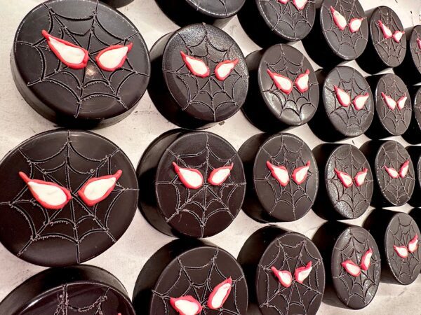 12-Miles Super Hero Chocolate Covered Oreos For Birthday Party/Party Favors/Super Hero Theme - Image 3