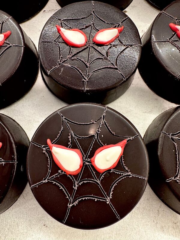 12-Miles Super Hero Chocolate Covered Oreos For Birthday Party/Party Favors/Super Hero Theme - Image 4