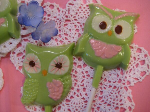 12-Light Green Chocolate Owl Lollipops - Image 3