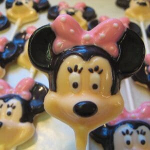12-Minnie Mouse Chocolate Lollipops