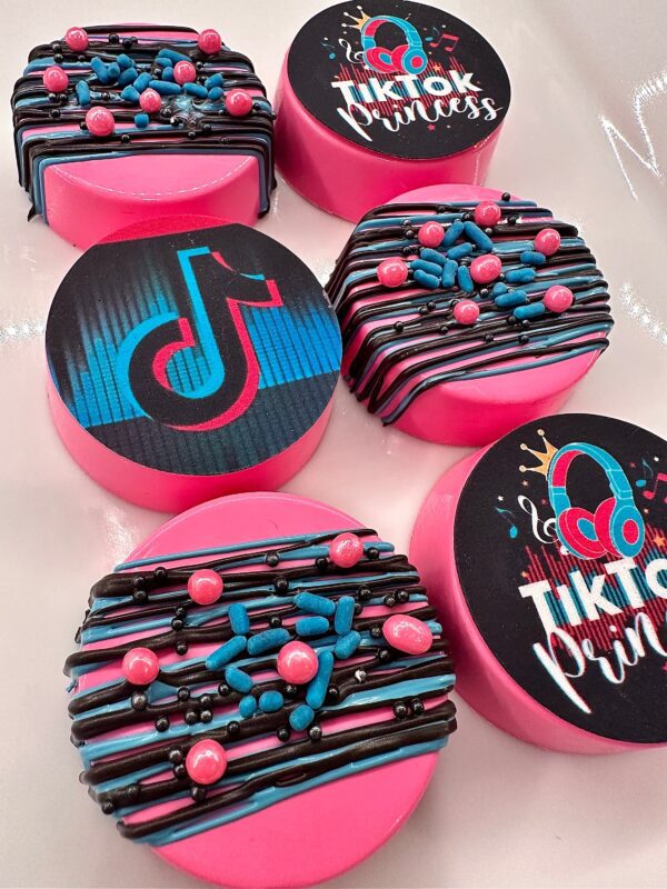 12-Tik Tok Chocolate Covered Oreos For Birthday Favors/Birthday Party/Tik Tok Party - Image 2