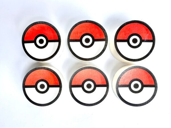 12-Pokeman Ball Chocolate Covered Oreos For Birthday Favors/Birthday Party/Pokeman Party