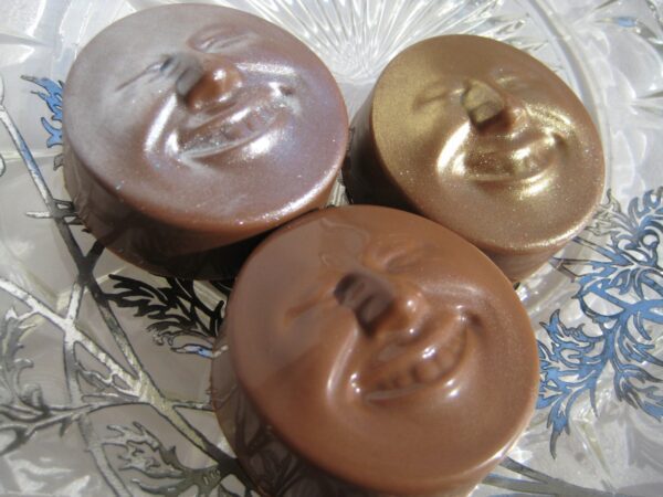 12-Milk Chocolate Happy Face Chocolate Covered Oreo Favors With Metallic Finish For Any Occasion - Image 5