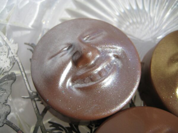 12-Milk Chocolate Happy Face Chocolate Covered Oreo Favors With Metallic Finish For Any Occasion - Image 4