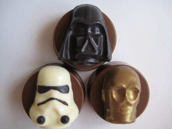 12-Star Wars Themed Chocolate Covered Oreo Favors For Birthday Party