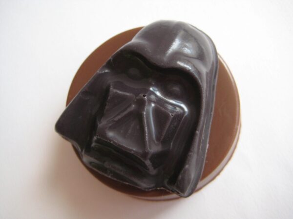 12-Star Wars Themed Chocolate Covered Oreo Favors For Birthday Party - Image 3