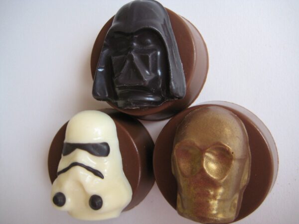 12-Star Wars Themed Chocolate Covered Oreo Favors For Birthday Party - Image 6