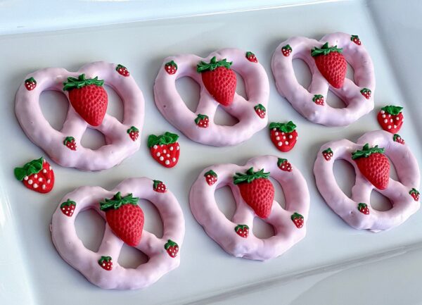 12-Sweet Strawberry Chocolate Covered Pretzels  For Birthday Gift/Anniversary Gift/Special Occasion/Baby Shower/Party Favors