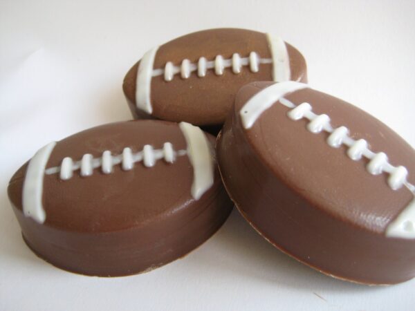 12-Football Themed Chocolate Covered Oreos