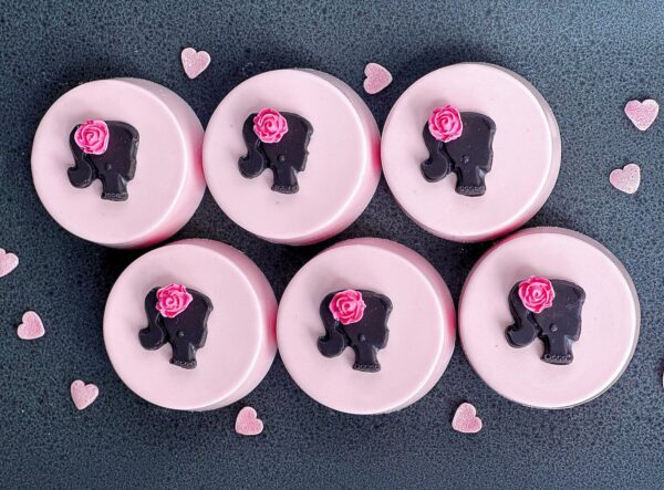 12-Pink Barbi Silhouette Chocolate Covered Oreos For Birthday Party/Barbi Party/Barbi Theme/Party Favors - Image 4