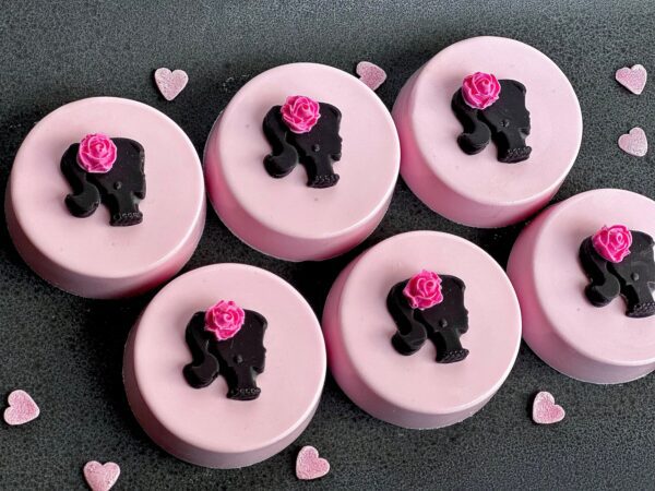 12-Pink Barbi Silhouette Chocolate Covered Oreos For Birthday Party/Barbi Party/Barbi Theme/Party Favors
