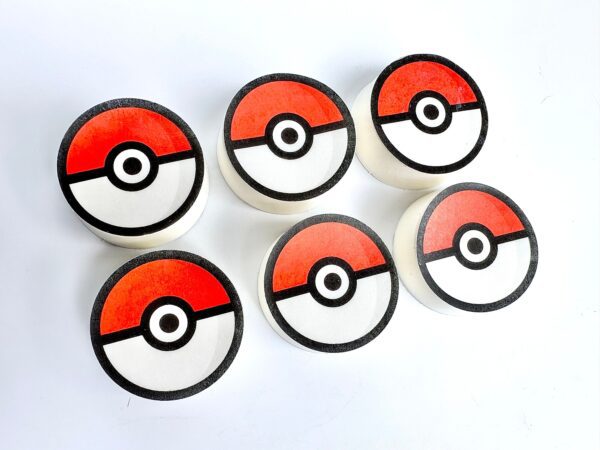 12-Pokeman Ball Chocolate Covered Oreos For Birthday Favors/Birthday Party/Pokeman Party - Image 4